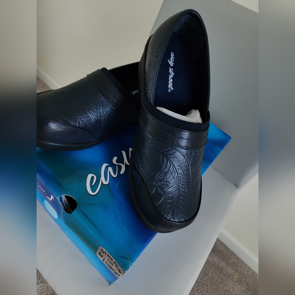 Easy Street Flex Origin Mule Clogs Women's Size 7 M Navy Blue Stretch Floral NEW